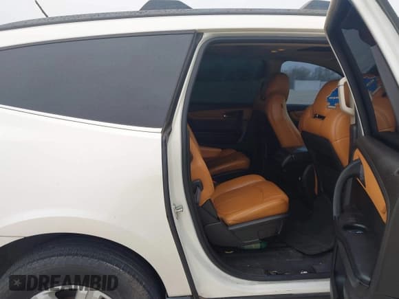 ✅ 2014 Chevrolet Traverse LT • VIN: 1GNKRHKD7EJ135577 • Lot: 43860260. Listed on IAAI with Not provided. Free auction sales archive from the USA and detailed vehicle history report at DreamBid. Image 8.