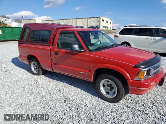 ✅ 1996 Chevrolet S-10 • VIN: 1GCCS14X2TK112862 • Лот: 87328404. Опубликован ранее на Copart с пробегом 74 417 миль. Бесплатный доступ к архиву аукционных продаж из США и подробный отчёт об истории автомобиля на DreamBid. Изображение 4.
