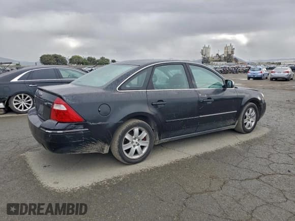 ✅ 2005 Ford Five Hundred Limited • VIN: 1FAFP25115G191015 • Лот: 93983645. Опубликован ранее на Copart с пробегом Не указан. Бесплатный доступ к архиву аукционных продаж из США и подробный отчёт об истории автомобиля на DreamBid. Изображение 3.