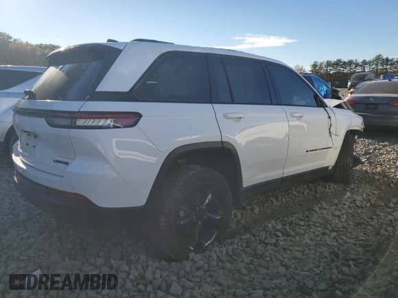 ✅ 2024 Jeep Grand Cherokee Limited • VIN: 1C4RJHBG2RC223536 • Lot: 86693925. Listed on Copart with Not provided. Free auction sales archive from the USA and detailed vehicle history report at DreamBid. Image 3.