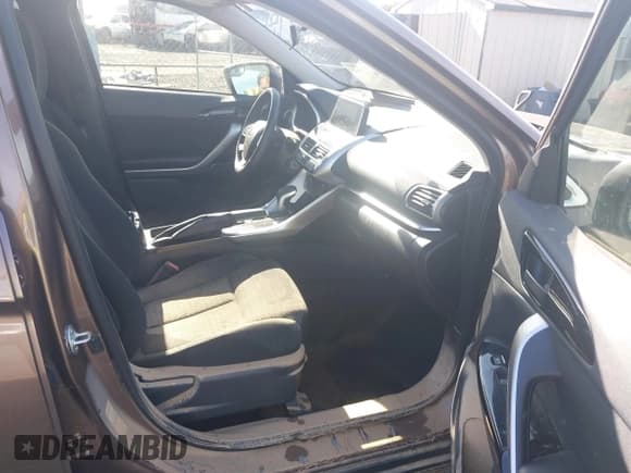 ✅ 2020 Mitsubishi Eclipse Cross LE • VIN: JA4AT4AA1LZ018334 • Lot: 41874235. Listed on IAAI with 80,008 mi. Free auction sales archive from the USA and detailed vehicle history report at DreamBid. Image 5.