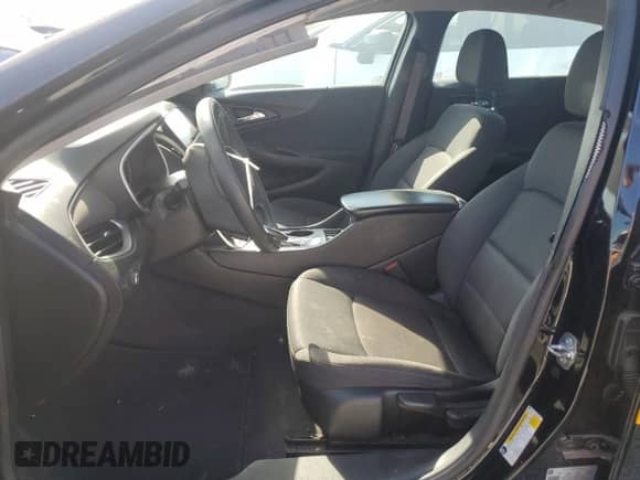 2020 Chevrolet Malibu LS z VIN 1G1ZB5ST9LF126549, wystawiony jako Copart lot #90673195 z przebiegiem 119 714 mil mil oraz Czysty tytuł • Clean title. Historia ofert i sprzedaży dostępna na DreamBid. Obrazek 7.