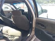 ✅ 1997 Oldsmobile Cutlass Supreme Series II • VIN: 1G3WH52M4VF327067 • Lot: 42709655. Wystawiony na IAAI z przebiegiem 176 945 mil. Bezpłatny archiwum sprzedaży aukcyjnych z USA i szczegółowy raport historii pojazdu na DreamBid. Zdjęcie 8.