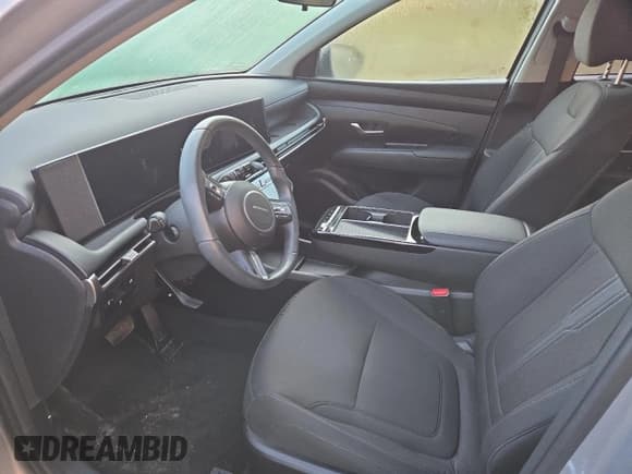 ✅ 2025 Hyundai Tucson SEL • VIN: 5NMJBCDE7SH441908 • Lot: 81630305. Wystawiony na Copart z przebiegiem 13 942 mil. Bezpłatny archiwum sprzedaży aukcyjnych z USA i szczegółowy raport historii pojazdu na DreamBid. Zdjęcie 7.