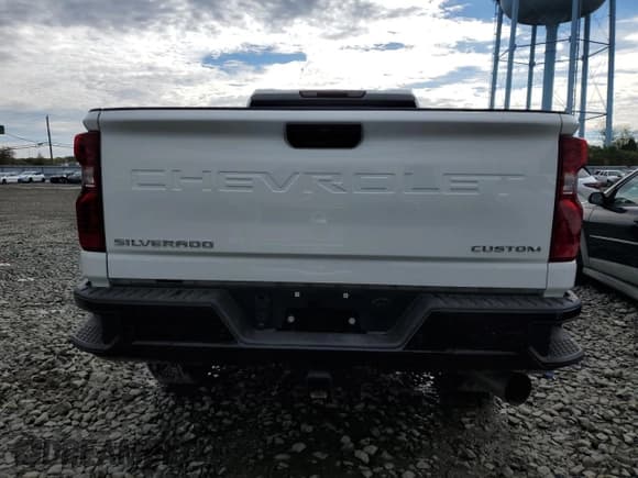 ✅ 2024 Chevrolet Silverado 2500HD Custom • VIN: 1GC4YMEY7RF468334 • Lot: 85898955. Wystawiony na Copart z przebiegiem 4 955 mil. Bezpłatny archiwum sprzedaży aukcyjnych z USA i szczegółowy raport historii pojazdu na DreamBid. Zdjęcie 6.