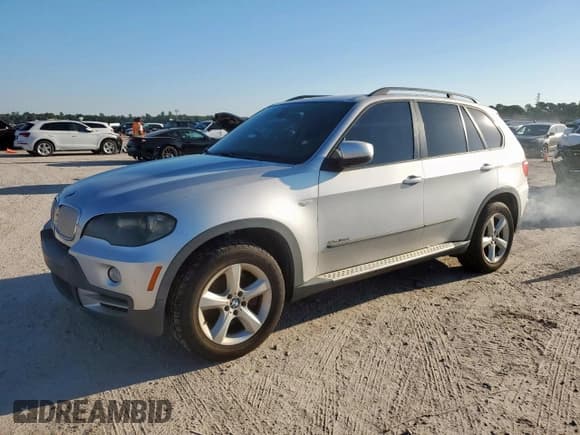 ✅ 2009 BMW X5 35d • VIN: 5UXFF03509LJ96323 • Лот: 84608975. Опубликован ранее на Copart с пробегом 163 584 миль. Бесплатный доступ к архиву аукционных продаж из США и подробный отчёт об истории автомобиля на DreamBid. Изображение 1.