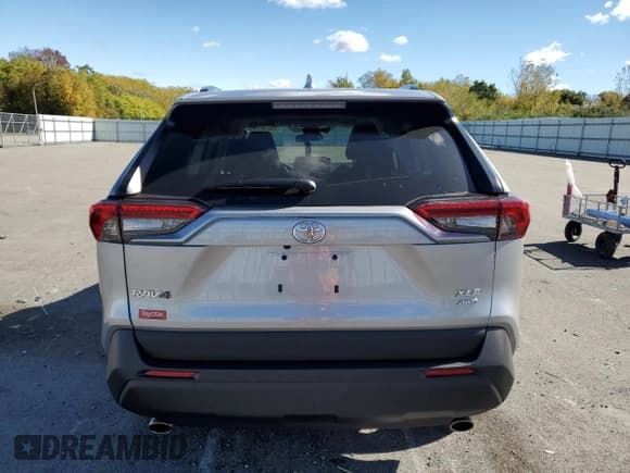✅ 2024 Toyota RAV4 XLE Premium • VIN: 2T3A1RFV0RC481385 • Лот: 86636245. Опубликован ранее на Copart с пробегом 24 469 миль. Бесплатный доступ к архиву аукционных продаж из США и подробный отчёт об истории автомобиля на DreamBid. Изображение 6.