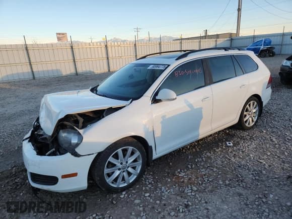 ✅ 2013 Volkswagen Jetta TDI w/Sunroof & Nav • VIN: 3VWPL7AJ6DM685434 • Lot: 90994775. Wystawiony na Copart z przebiegiem Nie podano. Bezpłatny archiwum sprzedaży aukcyjnych z USA i szczegółowy raport historii pojazdu na DreamBid. Zdjęcie 1.