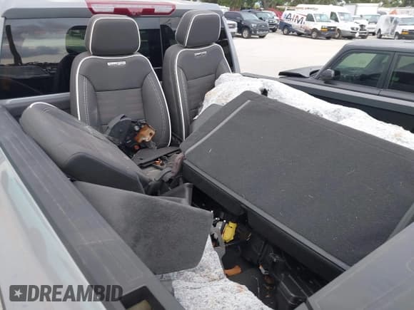 ✅ 2024 GMC Sierra 1500 AT4X • VIN: 3GTUUFEL7RG290547 • Лот: 42335851. Опубликован ранее на IAAI с пробегом Не указан. Бесплатный доступ к архиву аукционных продаж из США и подробный отчёт об истории автомобиля на DreamBid. Изображение 12.