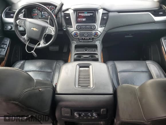 ✅ 2018 Chevrolet Suburban Premier • VIN: 1GNSKJKC3JR152875 • Lot: 77623194. Wystawiony na Copart z przebiegiem 167 335 mil. Bezpłatny archiwum sprzedaży aukcyjnych z USA i szczegółowy raport historii pojazdu na DreamBid. Zdjęcie 8.