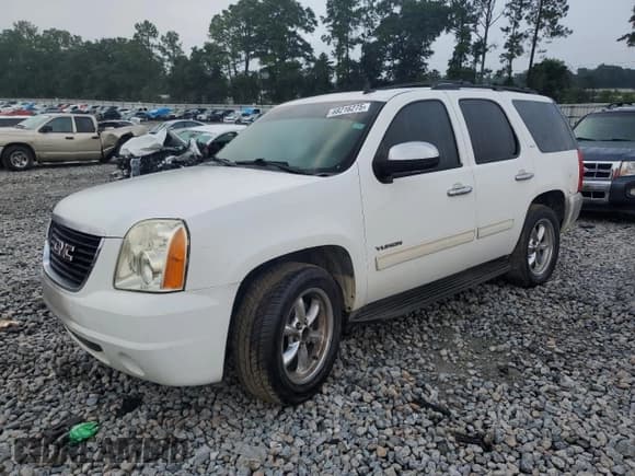 ✅ 2010 GMC Yukon SLT • VIN: 1GKMCCE3XAR189528 • Lot: 68216275. Listed on Copart with 269,428 mi. Free auction sales archive from the USA and detailed vehicle history report at DreamBid. Image 1.
