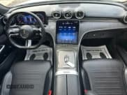 ✅ 2022 Mercedes-Benz C 300 • VIN: W1KAF4HB6NR066528 • Lot: 68215355. Wystawiony na Copart z przebiegiem 63 322 mil. Bezpłatny archiwum sprzedaży aukcyjnych z USA i szczegółowy raport historii pojazdu na DreamBid. Zdjęcie 9.