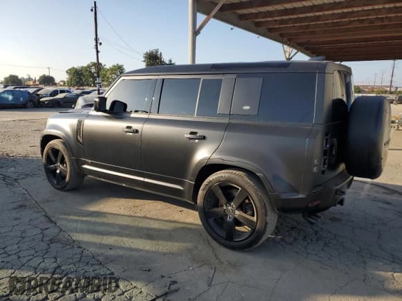 ✅ 2024 Land Rover Defender V8 • VIN: SALEBEEE1R2347848 • Lot: 90099055. Wystawiony na Copart z przebiegiem 8 020 mil. Bezpłatny archiwum sprzedaży aukcyjnych z USA i szczegółowy raport historii pojazdu na DreamBid. Zdjęcie 2.