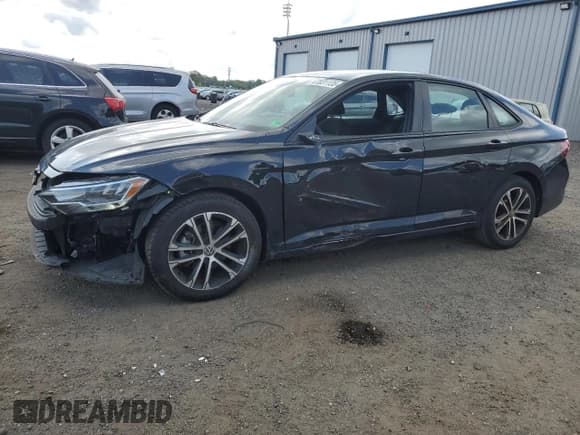 ✅ 2022 Volkswagen Jetta Sport • VIN: 3VWBM7BU7NM001914 • Lot: 67831135. Listed on Copart with 35,488 mi. Free auction sales archive from the USA and detailed vehicle history report at DreamBid. Image 1.