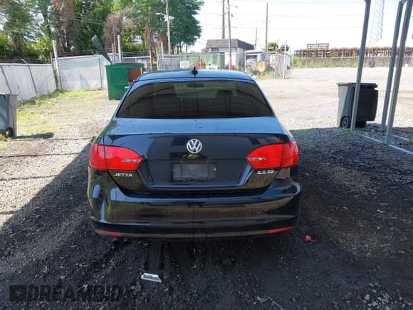 ✅ 2013 Volkswagen Jetta SE • VIN: 3VWBP7AJ2DM258024 • Лот: 42850479. Опубликован ранее на IAAI с пробегом 105 391 миль. Бесплатный доступ к архиву аукционных продаж из США и подробный отчёт об истории автомобиля на DreamBid. Изображение 16.