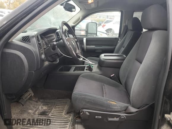 ✅ 2007 Chevrolet Silverado 2500HD 2LT • VIN: 1GCHK23647F512389 • Lot: 86171205. Wystawiony na Copart z przebiegiem 139 557 mil. Bezpłatny archiwum sprzedaży aukcyjnych z USA i szczegółowy raport historii pojazdu na DreamBid. Zdjęcie 7.