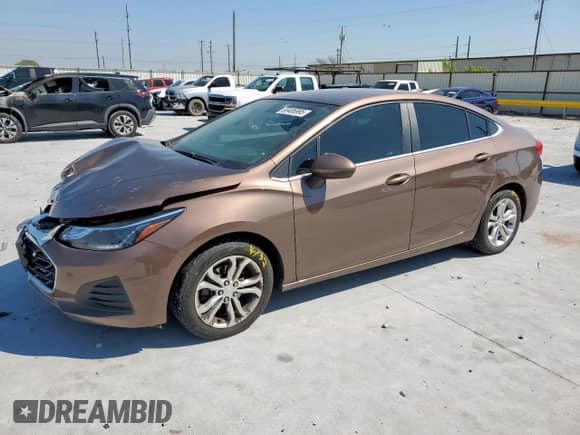 2019 Chevrolet Cruze LT с VIN 1G1BE5SM4K7105246, выставлен на аукционе Copart как лот 80406995 с пробегом 141 040 миль миль и Списание • Salvage title. История ставок и продаж доступна на DreamBid. Изображение 1.