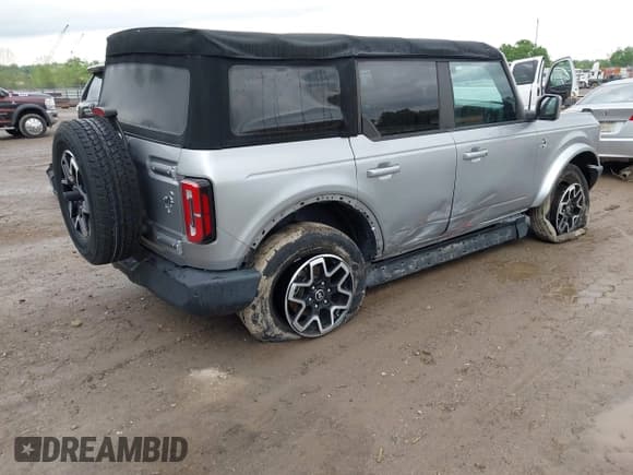 ✅ 2022 Ford Bronco • VIN: 1FMDE5DH0NLA98903 • Лот: 42055569. Опубликован ранее на IAAI с пробегом 39 893 миль. Бесплатный доступ к архиву аукционных продаж из США и подробный отчёт об истории автомобиля на DreamBid. Изображение 4.