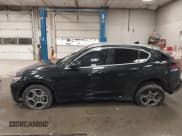 ✅ 2018 Alfa Romeo Stelvio Ti • VIN: ZASFAKBN0J7B96730 • Lot: 42814461. Wystawiony na IAAI z przebiegiem 113 009 mil. Bezpłatny archiwum sprzedaży aukcyjnych z USA i szczegółowy raport historii pojazdu na DreamBid. Zdjęcie 17.