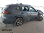 ✅ 2023 Toyota RAV4 Hybrid LE • VIN: 4T3LWRFV8PU105135 • Лот: 68382125. Опубликован ранее на Copart с пробегом 8 121 миль. Бесплатный доступ к архиву аукционных продаж из США и подробный отчёт об истории автомобиля на DreamBid. Изображение 3.