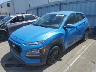 ✅ 2018 Hyundai Kona SE • VIN: KM8K12AA6JU139869 • Лот: 57081824. Опубликован ранее на Copart с пробегом 85 816 миль. Бесплатный доступ к архиву аукционных продаж из США и подробный отчёт об истории автомобиля на DreamBid. Изображение 1.