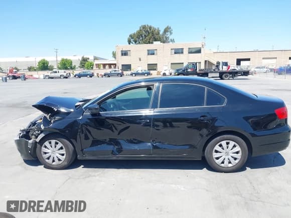 ✅ 2012 Volkswagen Jetta S • VIN: 3VW2K7AJ3CM469035 • Lot: 42631129. Listed on IAAI with 208,768 mi. Free auction sales archive from the USA and detailed vehicle history report at DreamBid. Image 17.
