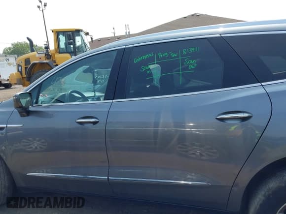 ✅ 2019 Buick Enclave Essence • VIN: 5GAEVAKW7KJ263549 • Lot: 42890877. Wystawiony na IAAI z przebiegiem 119 975 mil. Bezpłatny archiwum sprzedaży aukcyjnych z USA i szczegółowy raport historii pojazdu na DreamBid. Zdjęcie 15.