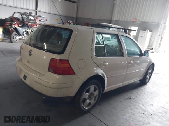 ✅ 2002 Volkswagen Golf • VIN: 9BWGB61J724050737 • Lot: 41483836. Wystawiony na IAAI z przebiegiem 181 725 mil. Bezpłatny archiwum sprzedaży aukcyjnych z USA i szczegółowy raport historii pojazdu na DreamBid. Zdjęcie 4.