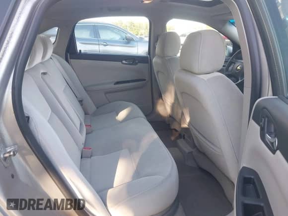 2007 Chevrolet Impala LT z VIN 2G1WT58K979105147, wystawiony jako IAAI lot #43345695 z przebiegiem 109 098 mil mil oraz . Historia ofert i sprzedaży dostępna na DreamBid. Obrazek 8.