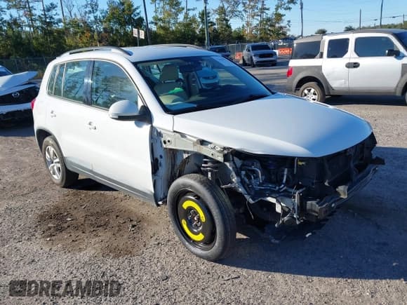 ✅ 2017 Volkswagen Tiguan S • VIN: WVGAV7AX5HK019617 • Lot: 43663991. Listed on IAAI with 73,101 mi. Free auction sales archive from the USA and detailed vehicle history report at DreamBid. Image 1.