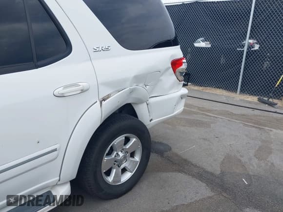 ✅ 2006 Toyota Sequoia SR5 • VIN: 5TDZT34A76S273865 • Лот: 42421338. Опубликован ранее на IAAI с пробегом 219 177 миль. Бесплатный доступ к архиву аукционных продаж из США и подробный отчёт об истории автомобиля на DreamBid. Изображение 6.