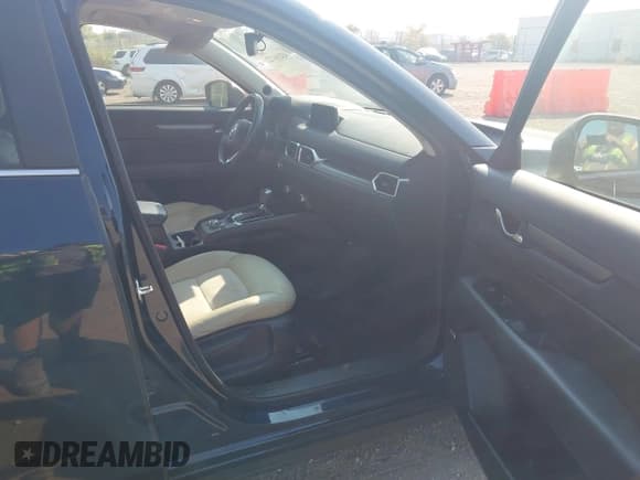 ✅ 2018 Mazda CX-5 Touring • VIN: JM3KFBCM8J0460517 • Лот: 43216122. Опубликован ранее на IAAI с пробегом 112 707 миль. Бесплатный доступ к архиву аукционных продаж из США и подробный отчёт об истории автомобиля на DreamBid. Изображение 5.