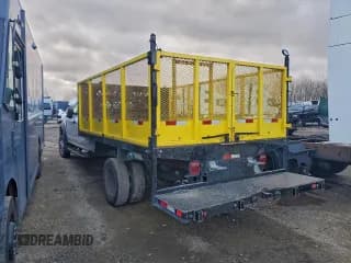 ✅ 2022 Ford F-450 • VIN: 1FD0W4HN5NEE51923 • Lot: 93990025. Wystawiony na Copart z przebiegiem 145 674 mil. Bezpłatny archiwum sprzedaży aukcyjnych z USA i szczegółowy raport historii pojazdu na DreamBid. Zdjęcie 2.