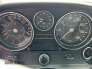 ✅ 1975 Mercedes-Benz 240 • VIN: 11511710064005 • Lot: 49530975. Wystawiony na Copart z przebiegiem 28 053 mil. Bezpłatny archiwum sprzedaży aukcyjnych z USA i szczegółowy raport historii pojazdu na DreamBid. Zdjęcie 8.