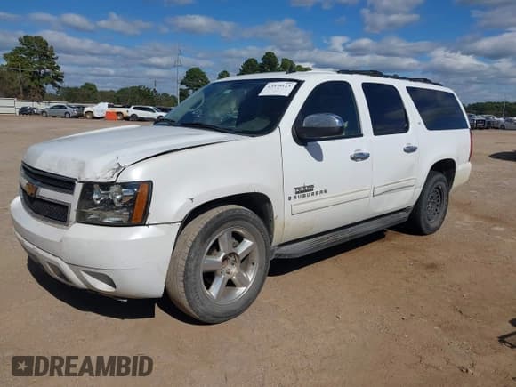 ✅ 2009 Chevrolet Suburban 2LT • VIN: 1GNFC26009R288185 • Lot: 43570123. Wystawiony na IAAI z przebiegiem 270 538 mil. Bezpłatny archiwum sprzedaży aukcyjnych z USA i szczegółowy raport historii pojazdu na DreamBid. Zdjęcie 2.