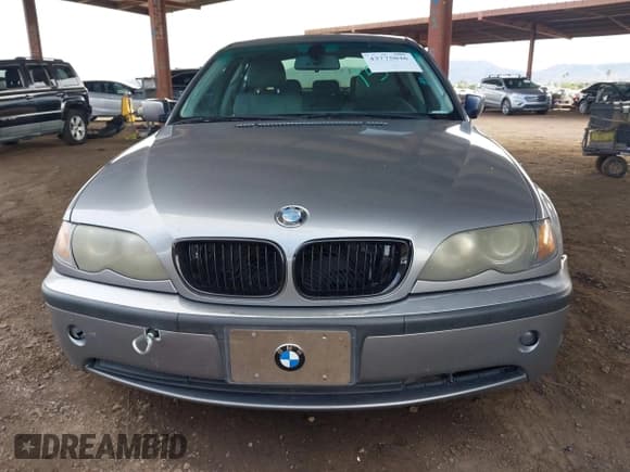 ✅ 2005 BMW 3 Series 325i • VIN: WBAET37485NJ88054 • Lot: 43775046. Listed on IAAI with 170,736 mi. Free auction sales archive from the USA and detailed vehicle history report at DreamBid. Image 6.