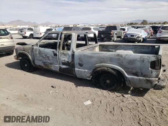 ✅ 2002 Chevrolet S-10 LS • VIN: 1GCCS19W128119281 • Лот: 79133764. Опубликован ранее на Copart с пробегом Не указан. Бесплатный доступ к архиву аукционных продаж из США и подробный отчёт об истории автомобиля на DreamBid. Изображение 2.