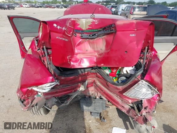 ✅ 2010 Ford Fusion SE • VIN: 3FAHP0HA5AR372985 • Lot: 42259289. Listed on IAAI with 175,809 mi. Free auction sales archive from the USA and detailed vehicle history report at DreamBid. Image 6.