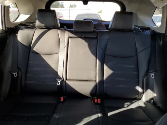 ✅ 2021 Toyota RAV4 Hybrid Limited • VIN: 2T3DWRFV6MW125657 • Lot: 80721925. Listed on Copart with 106,111 mi. Free auction sales archive from the USA and detailed vehicle history report at DreamBid. Image 10.