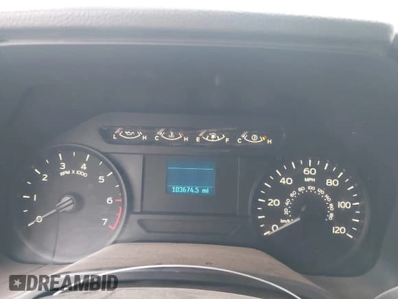 ✅ 2018 Ford F-150 XL • VIN: 1FTEW1EG9JKF64073 • Lot: 43423301. Wystawiony na IAAI z przebiegiem 103 674 mil. Bezpłatny archiwum sprzedaży aukcyjnych z USA i szczegółowy raport historii pojazdu na DreamBid. Zdjęcie 7.