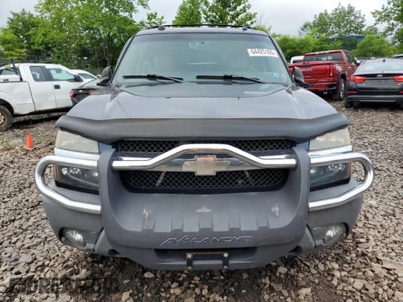 ✅ 2005 Chevrolet Avalanche Z71 • VIN: 3GNEK12Z95G104904 • Lot: 64425165. Listed on Copart with 150,941 mi. Free auction sales archive from the USA and detailed vehicle history report at DreamBid. Image 5.