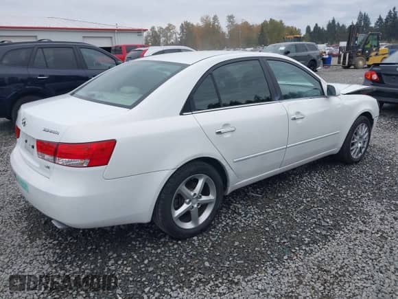 ✅ 2007 Hyundai Sonata SE • VIN: 5NPEU46F97H158153 • Lot: 43498850. Listed on IAAI with 81,347 mi. Free auction sales archive from the USA and detailed vehicle history report at DreamBid. Image 4.