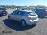✅ 2013 Mazda 3 i Grand Touring • VIN: JM1BL1M70D1835559 • Lot: 42227352. Wystawiony na IAAI z przebiegiem 208 394 mil. Bezpłatny archiwum sprzedaży aukcyjnych z USA i szczegółowy raport historii pojazdu na DreamBid. Zdjęcie 3.