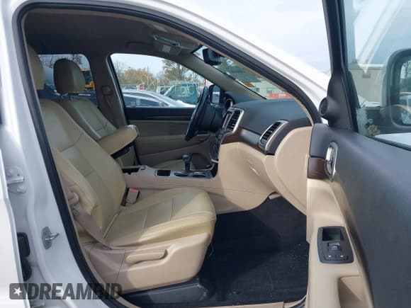 ✅ 2015 Jeep Grand Cherokee Laredo • VIN: 1C4RJFAG7FC660076 • Lot: 43646083. Wystawiony na IAAI z przebiegiem 139 150 mil. Bezpłatny archiwum sprzedaży aukcyjnych z USA i szczegółowy raport historii pojazdu na DreamBid. Zdjęcie 5.