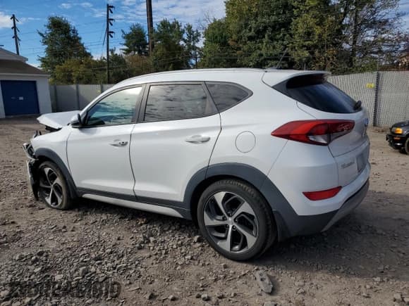✅ 2017 Hyundai Tucson Sport • VIN: KM8J3CA25HU504895 • Лот: 87307055. Опубликован ранее на Copart с пробегом 111 553 миль. Бесплатный доступ к архиву аукционных продаж из США и подробный отчёт об истории автомобиля на DreamBid. Изображение 2.