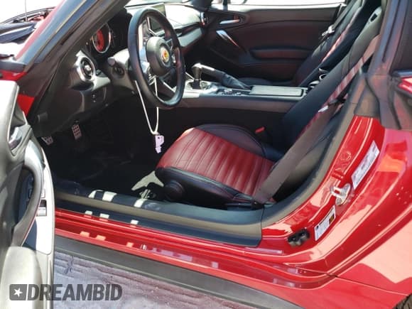 ✅ 2018 FIAT 124 Spider Abarth • VIN: JC1NFAEK8J0134483 • Лот: 60826924. Опубликован ранее на Copart с пробегом 44 431 миль. Бесплатный доступ к архиву аукционных продаж из США и подробный отчёт об истории автомобиля на DreamBid. Изображение 8.