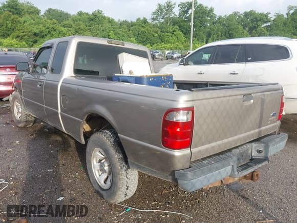 ✅ 2005 Ford Ranger XL • VIN: 1FTYR14U05PA38449 • Lot: 42437459. Wystawiony na IAAI z przebiegiem 258 856 mil. Bezpłatny archiwum sprzedaży aukcyjnych z USA i szczegółowy raport historii pojazdu na DreamBid. Zdjęcie 3.