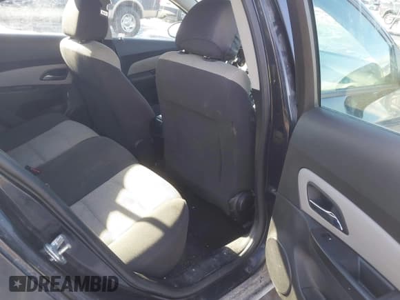 ✅ 2016 Chevrolet Cruze LS • VIN: 1G1PB5SG0G7179621 • Lot: 41620877. Listed on IAAI with 124,236 mi. Free auction sales archive from the USA and detailed vehicle history report at DreamBid. Image 8.