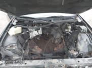 ✅ 2000 Lincoln Town Car Signature • VIN: 1LNHM82W1YY936080 • Lot: 43287202. Wystawiony na IAAI z przebiegiem 162 731 mil. Bezpłatny archiwum sprzedaży aukcyjnych z USA i szczegółowy raport historii pojazdu na DreamBid. Zdjęcie 10.