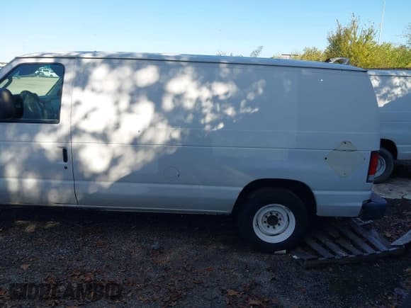 ✅ 2010 Ford Econoline Cargo Commercial • VIN: 1FTNE1EW2ADA90630 • Лот: 43518278. Опубликован ранее на IAAI с пробегом 431 079 миль. Бесплатный доступ к архиву аукционных продаж из США и подробный отчёт об истории автомобиля на DreamBid. Изображение 3.